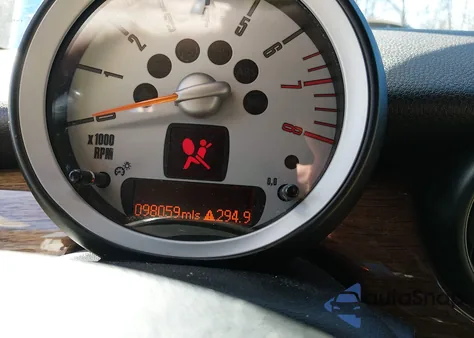 2010 Mini Cooper S z USA, uszkodzony, nr VIN WMWMF7C55ATW89076